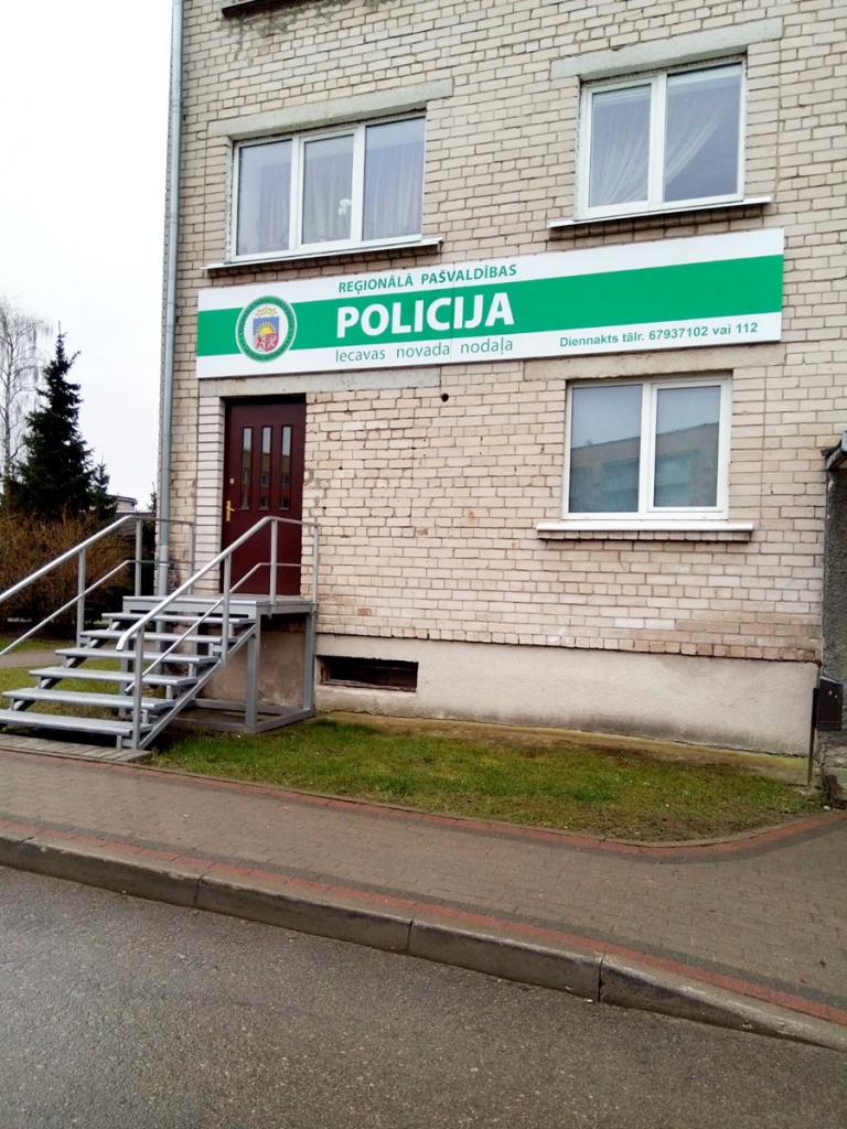 Autors: A. Moora-Tropa