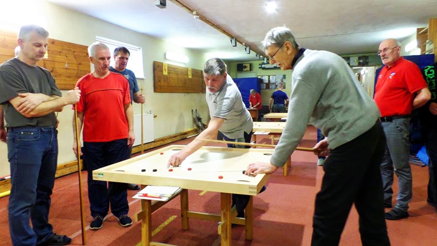 Veterānu sacensībās nācās risināt arī strīdīgas situācijas.
Autors: Jānis Jegorovs