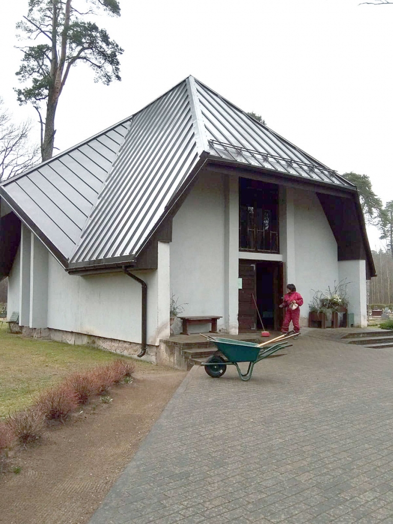 Kapličai Sila kapos nesen uzlikts jauns jumts, kas no pašvaldības budžeta izmaksāja 19 928,74 eiro (bez PVN).
Autors: Anita Moora-Tropa
