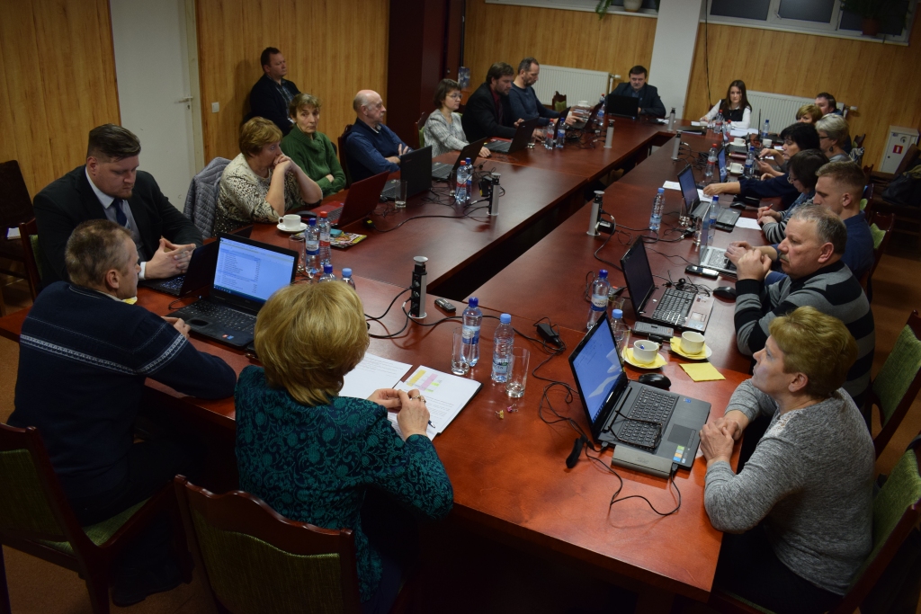 Vecumnieku novada pašvaldībā domes un komiteju sēdes vienmēr bijušas atklātas, taču pavisam reti iedzīvotāji tās apmeklējuši kuplā skaitā.
Autors: Žanna Zālīte