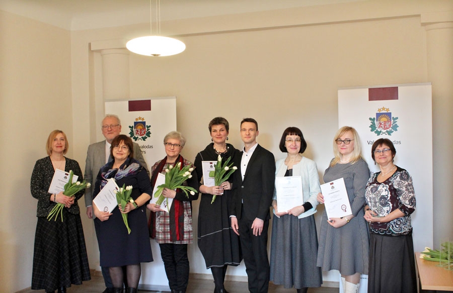 Akcijas «Latviešu valodas kvalitāte periodiskajā presē 2019» noslēguma pasākumā. «Bauskas Dzīves» pārstāves – Anita Rozentāle (no labās) un Sandra Giptere-Ivanova.
Autors: RIHARDS VERŠIŅINS, Valsts valodas centrs