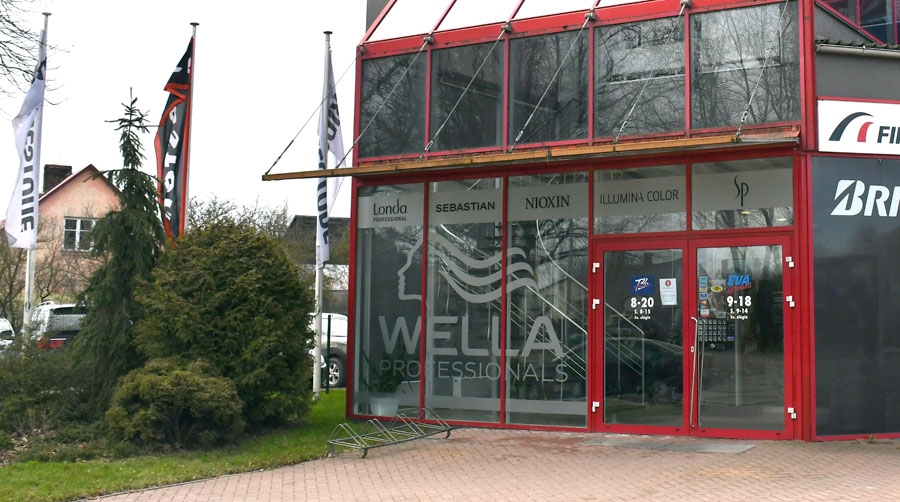 «BB saloniņš», līdzīgi kā citi, rūpējas ne tikai par klientu skaistumu, bet pašlaik arī pastiprināti gādā par apmeklētāju un savu drošību.
Autors: Ivars Bogdanovs