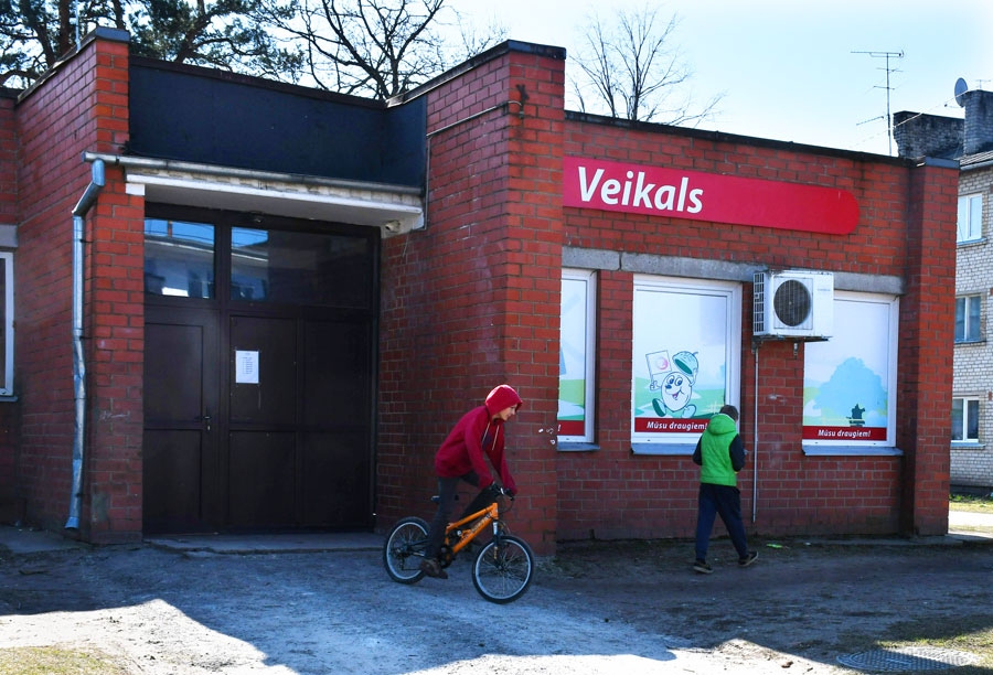 Veikals Zālītē atvērts piecas dienas nedēļā, vietējie iedzīvotāji atzīst, ka tajā esot nopērkams viss ikdienai nepieciešamais.
Autors: Ivars Bogdanovs