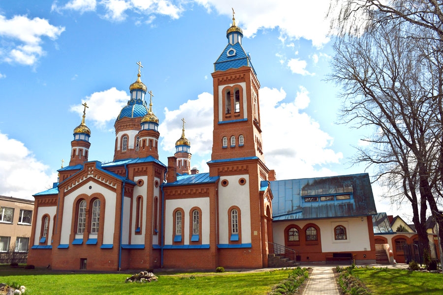 Svētā Georgija Bauskas pareizticīgo baznīcā uz dievkalpojumu draudzes locekļi ieradīsies pēc iepriekšēja pieraksta.
Autors: Ivars Bogdanovs