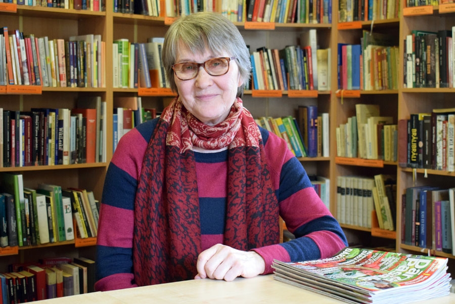 Dzintrai Mailo šodien, 24. aprīlī, ir 70 gadu jubileja. Viņa atklāj, ka no tēva mantojusi spītu, bet no mammas – pamatīgumu it visā, kam ķeras klāt.
Autors: Žanna Zālīte