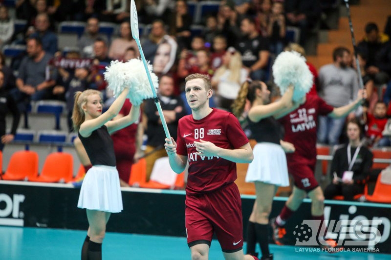 Rolands Kovaļevskis (88. numurs) ir Latvijas valsts izlases spēlētājs.
Autors: no floorball.lv