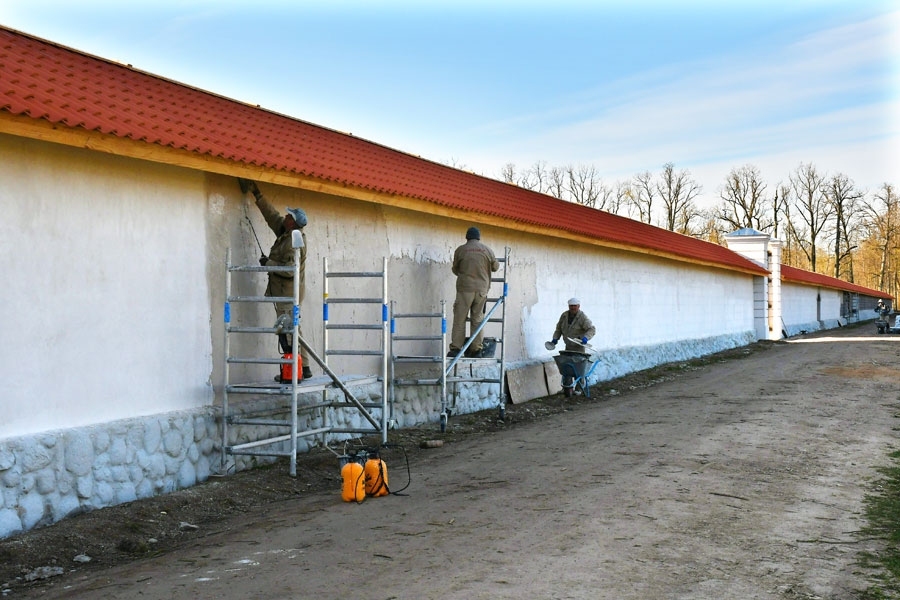 Atjaunošanas darbi veikti, ievērojot Ļeņingradas (tag. Sanktpēterburgas) institūta «Giproteatr» rekomendācijas mūra atjaunošanai, kas sagatavotas jau 1975. gadā, respektējot vēsturiska kultūras pieminekļa statusu.
Autors: Ivars Bogdanovs