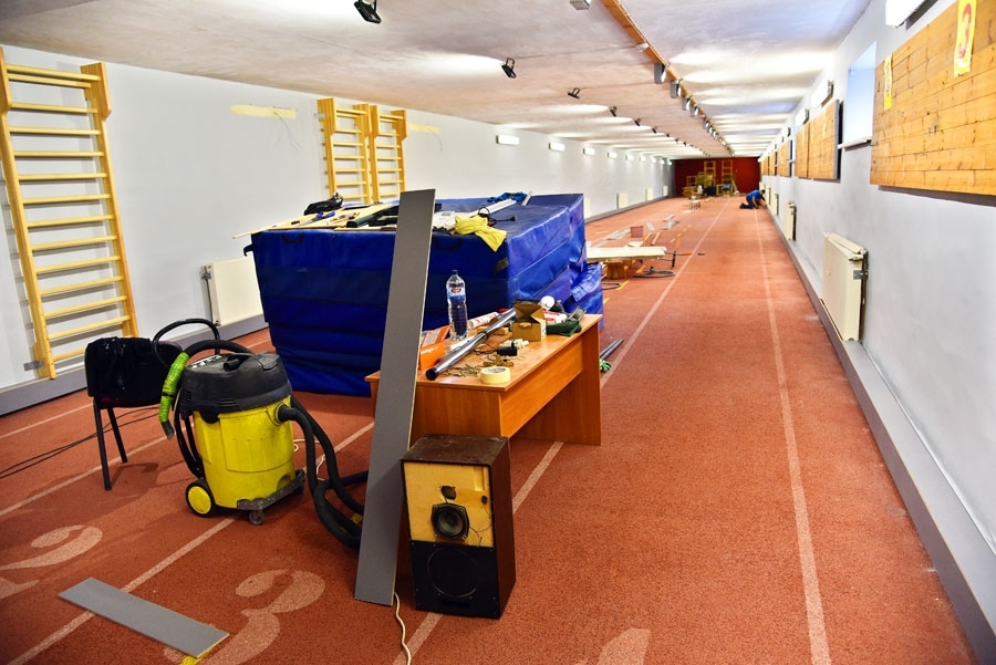 Bauskas stadiona manēžā divu mēnešu laikā veikts kosmētiskais remonts.
Autors: Uldis Varnevičs