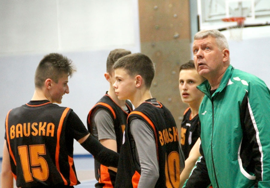 Māris Šekavs (no labās) vērtē, ka baušķenieki turpinās labi spēlēt abos spēļu formātos.
Autors: no «Bauskas Dzīves» arhīva.