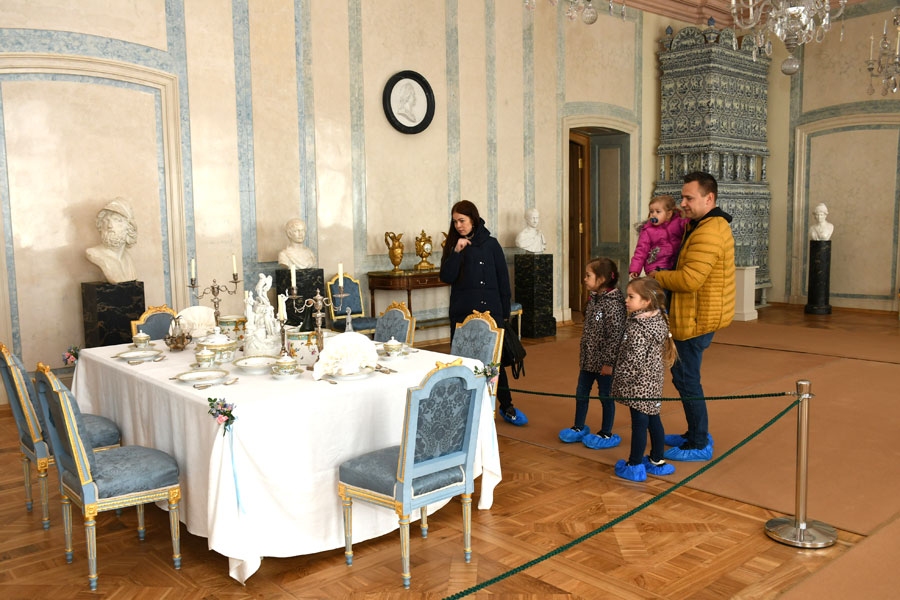 Muzeju dienā, 18. maijā, apmeklētājiem daļējai apskatei atvēra Rundāles pils muzeju.
Autors: no Ivars Bogdanovs