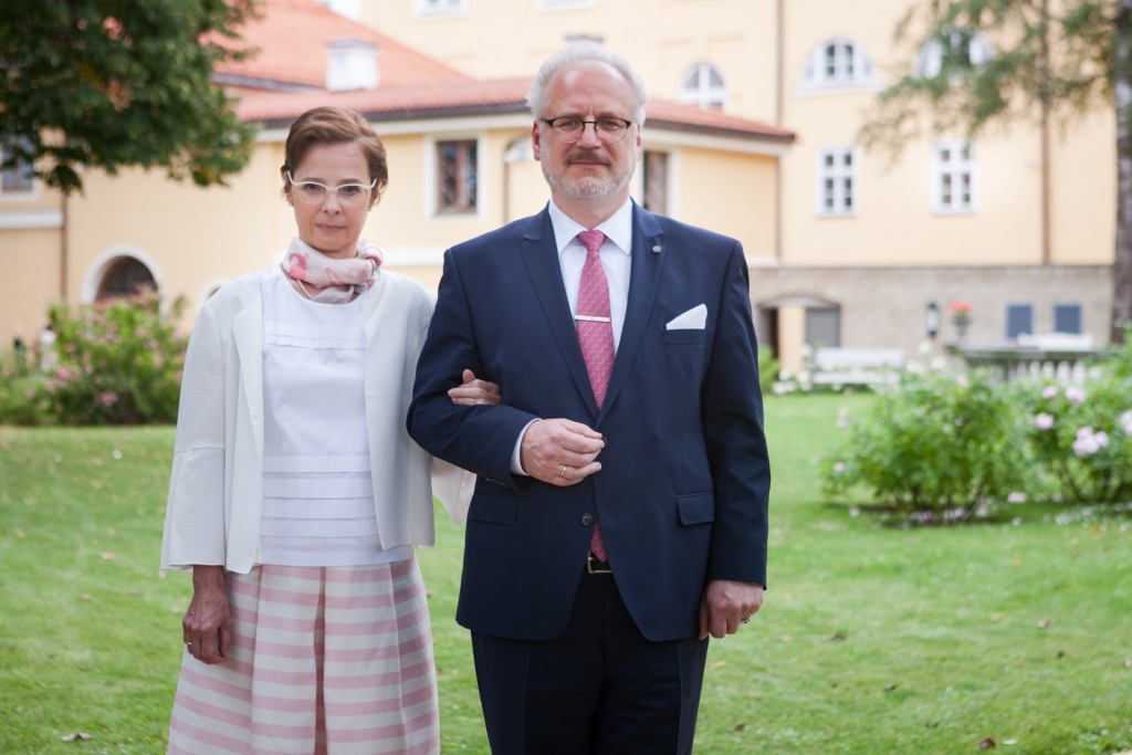 Valsts prezidents Egils Levits ar dzīvesbiedri Andru Leviti šodien plkst.14 apmeklēs Rundāles pili.
Autors: jauns.lv