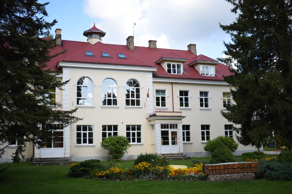 Stelpes pamatskolas 9. klasi šogad absolvēs septiņi jaunieši.
Autors: Žanna Zālīte