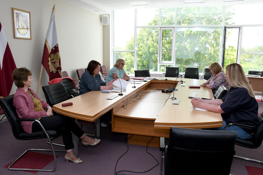 Ozoliņa fonda padomes sēde 1. jūnijā pagāja raiti un lielā vienprātībā.
Autors: no Ivars Bogdanovs