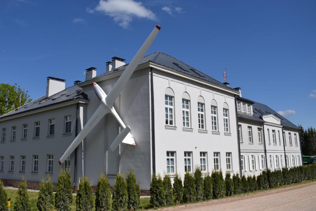 Bārbeles zēnu pamatskola «Saknes un spārni» vasaras brīvlaikā organizēs nometnes dažāda vecuma zēniem un meitenēm.
Autors: Žanna Zālīte