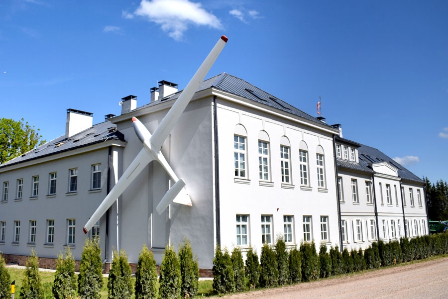 Bārbeles zēnu pamatskola «Saknes un spārni» vasaras brīvlaikā organizēs nometnes dažāda vecuma zēniem un meitenēm.
Autors: Žanna Zālīte