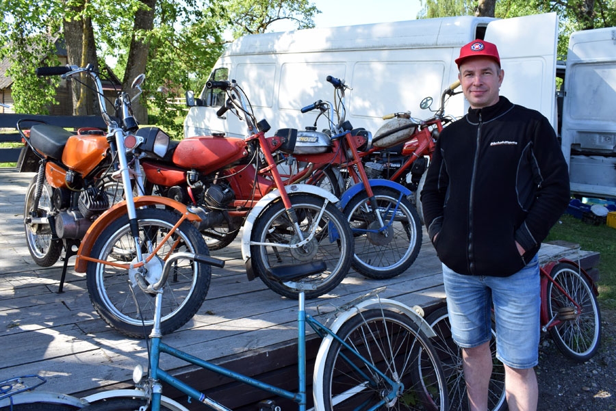 Gata Pavinkšna, mototehnikas entuziasta, restaurētos mopēdus apbrīnoja ne viens vien.
Autors: no Žanna Zālīte
