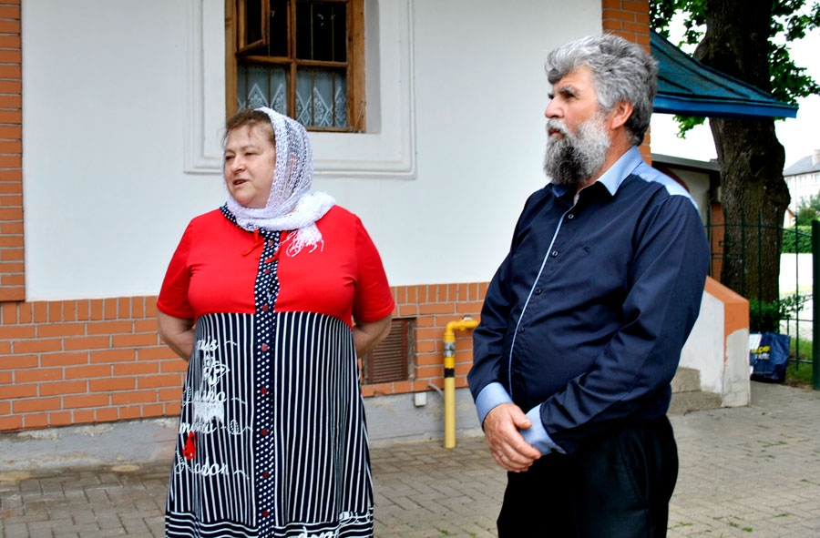 Anna un Georgijs Tanasijčuki ne tikai apmeklē pareizticīgo dievnamu, bet no visas sirds arī mājās dzīvo, ticības vadīti.
Autors: Māris Krūmiņš