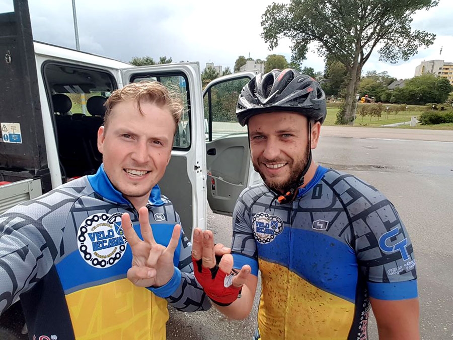 Velobraucienu organizatori – Reinis Lapiņš (no kreisās) un 
Konstantīns Mališevs.