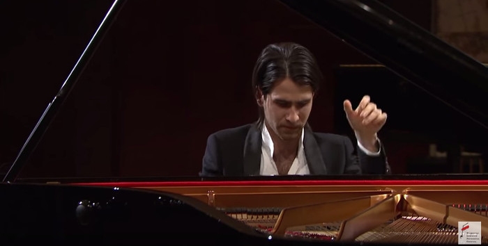 Mazajā Mežotnes pilī šodien plkst.20 ar solokoncertu uzstāsies pianists Georgijs Osokins.
Autors: Ekrānšāviņš no youtube.com