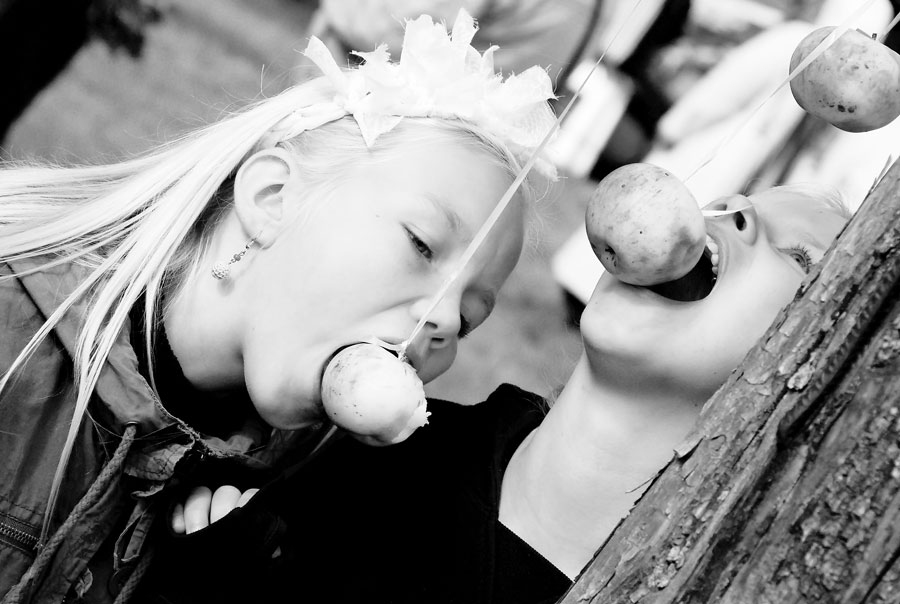 Pie zarnu trakta parazītiem tikt var ļoti ātri. Pietiek vien apēst burkānu vai ābolu, kas netiek rūpīgi nomazgāts, bet tikai nobraucīts.
Autors: Dainis Ģelzis