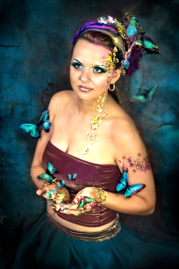 Ilze Skapsta piedalījusies fantāzijas stila fotoprojektā kopā ar Danu Rodenkirhenu, kura veidoja stilu, grimēja, pārvērta ideju īstenībā, kā arī fotografēja.