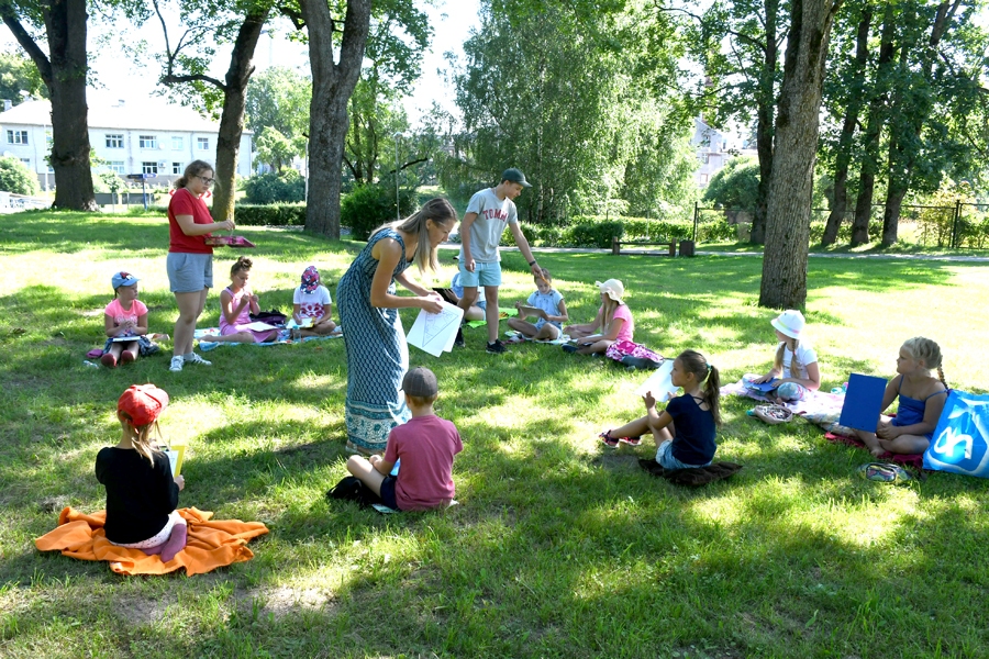 «Vasaras raibumu» dienas mirklis Iecavas parkā.
Autors: Ivars Bogdanovs