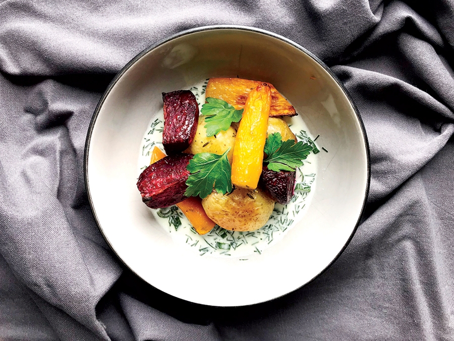 Krāsnī cepti dārzeņi ar gurķu-krējuma mērci
Autors: Ance Andrējeva-Empele