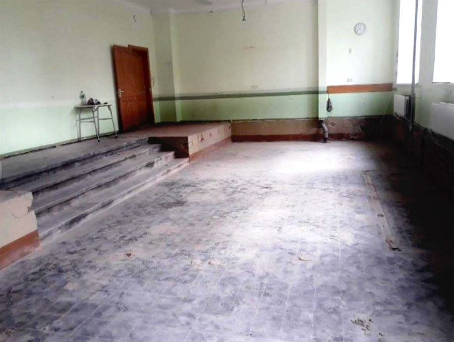 Vēsturiskās kāpnes kopš 70. gadiem nav izmantotas; tās bija «paslēpušās» zem klases grīdas.
Autors: no Bauskas Valsts ģimnāzijas albuma.