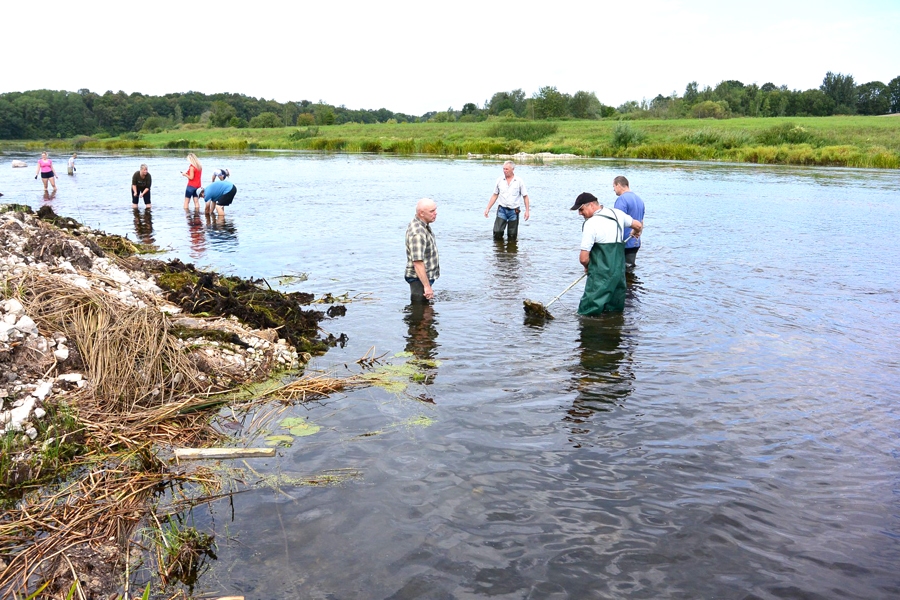 Lielupes tīrīšanas talka notika arī pirms gada.
Autors: no V. Gabrāna albuma.