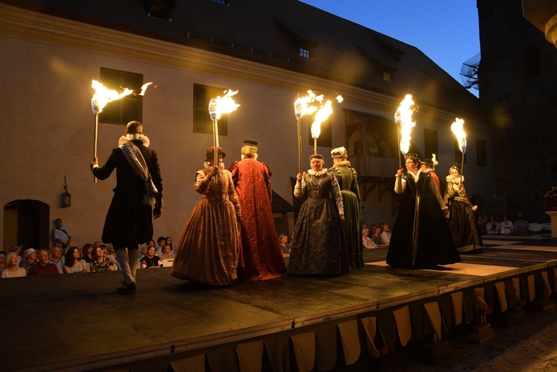 Bauskas pils seno deju grupa 