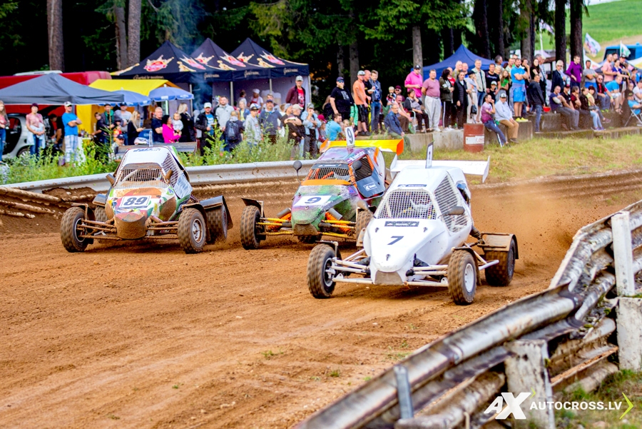 Monta Beierbaha traucas trasē ar bagiju numur 9.
Autors: no autocross.lv.