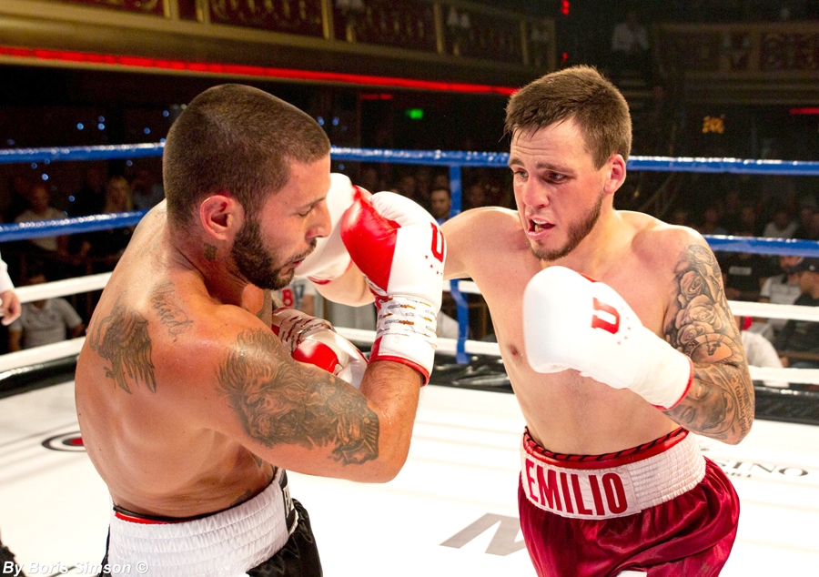 Emīls Špīss profesionālajā boksā izcīnīja jau ceturto uzvaru.
Autors: Boriss Simsons