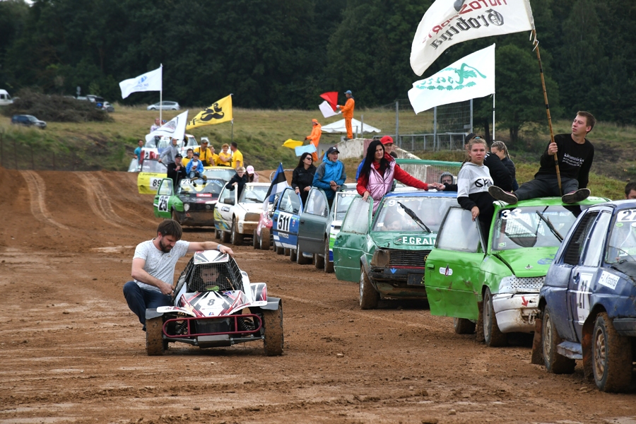 Dalībnieku parādes braucienā pulcējās visi 210 sportisti.
Autors: Ivars Bogdanovs