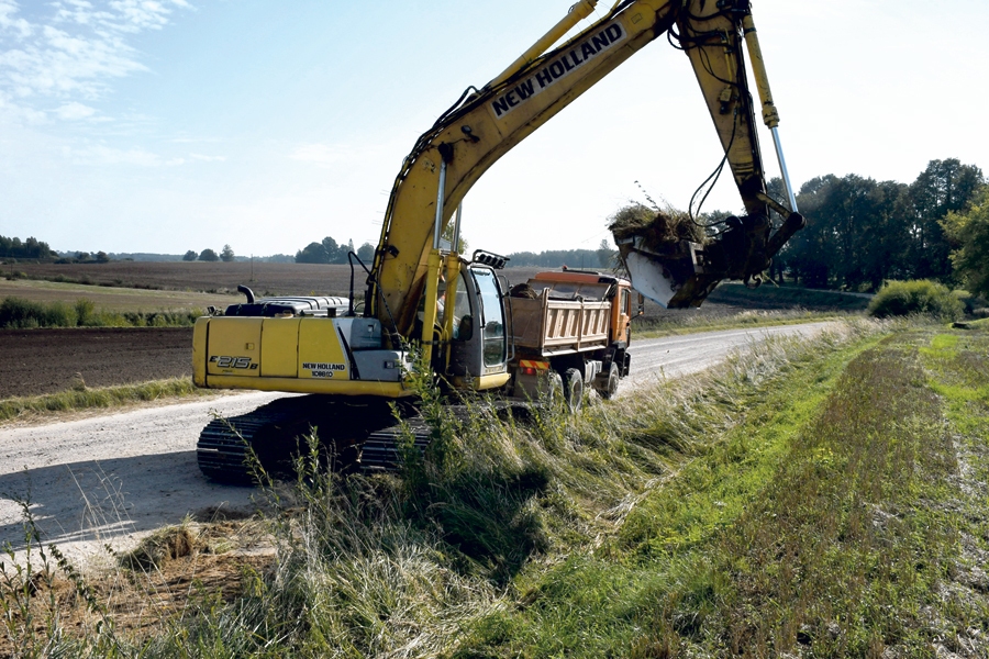 Pirmajā nedēļā uz ceļa no Strēlnieku pagrieziena līdz Codei noņēma apaugumu no brauktuves malām.
Autors: Ivars Bogdanovs