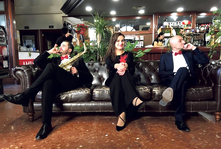 Trio pēc koncerta: Džozefs Hils (no kreisās), Ieva Lavrinoviča un Havjers Signes.
Autors: no I. Lavrinovičas albuma.