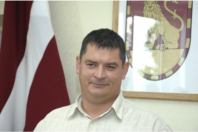 Deputāta pilnvaras nolicis Rundāles novada domes deputāts Nauris Brūvelis .
Autors: No arhīva.