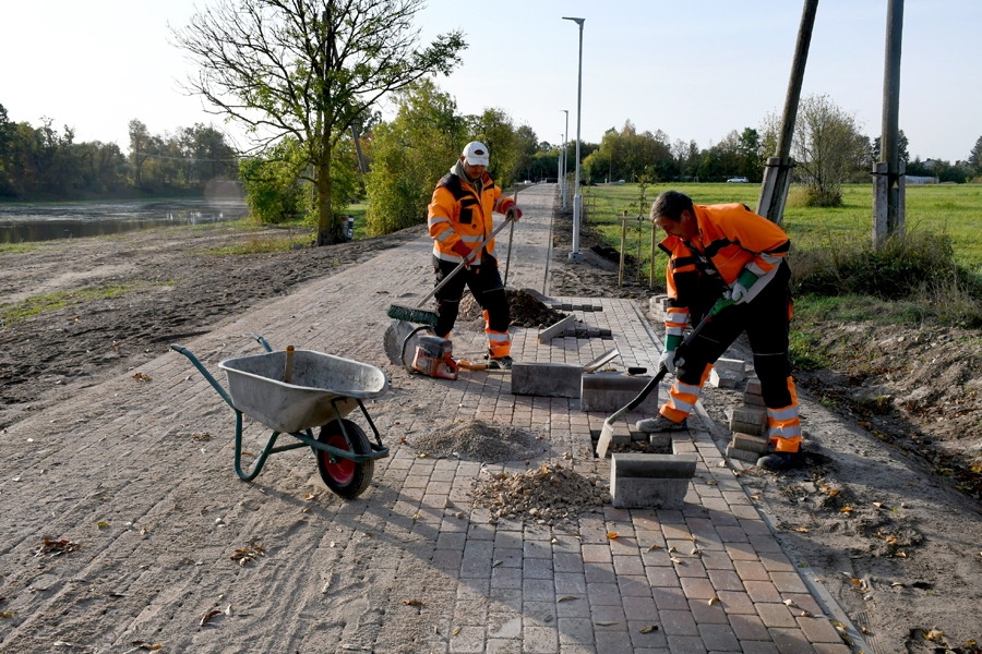 Dzirnavu promenādes izbūve šomēnes tuvojas nobeigumam.
Autors: Ivars Bogdanovs