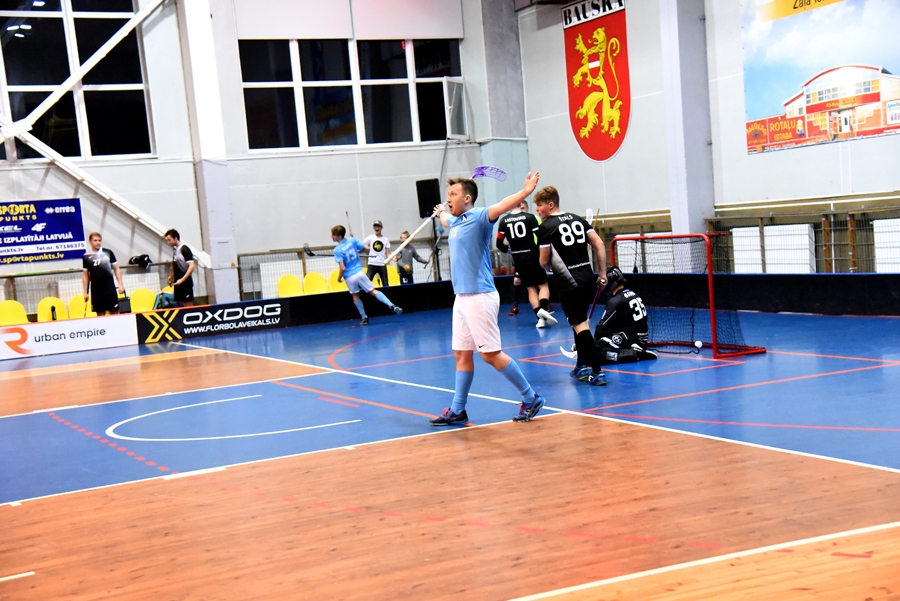 Aivis Barkovskis priecājas par ceturtajiem vārtiem, kas gūti pēc viņa piespēles.
Autors: Uldis Varnevičs