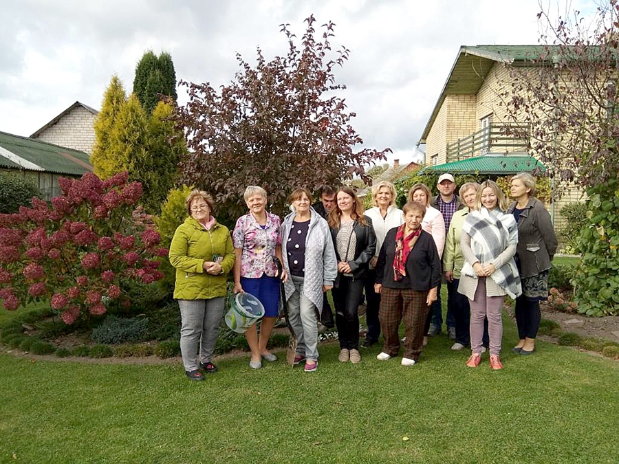 Mācību dalībniekus savā zemnieku saimniecībā «Upescelmiņi» uzņēma Eleonora Maisaka (otrā no kreisās).
Autors: Anita Moora-Tropa