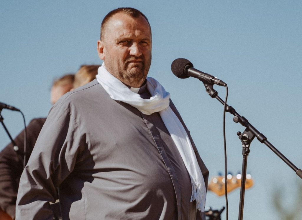 Priesteris Andrejs Mediņš.