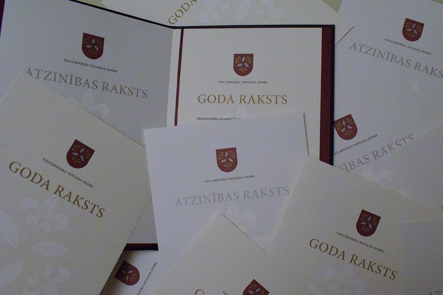 Vecumnieku novada pašvaldība jau desmito reizi godinās cilvēkus, kuru devums veicina novada pazīstamību un ir nozīmīgs tā izaugsmē.
Autors: Žanna Zālīte