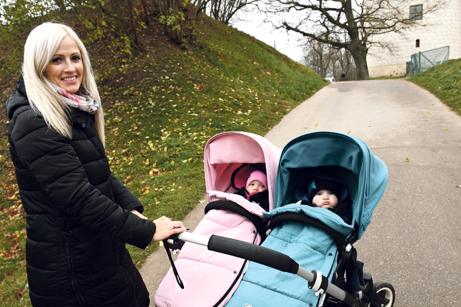 Sanita ar Luīzi un Gustavu dodas pastaigā.
Autors: Ivars Bogdanovs