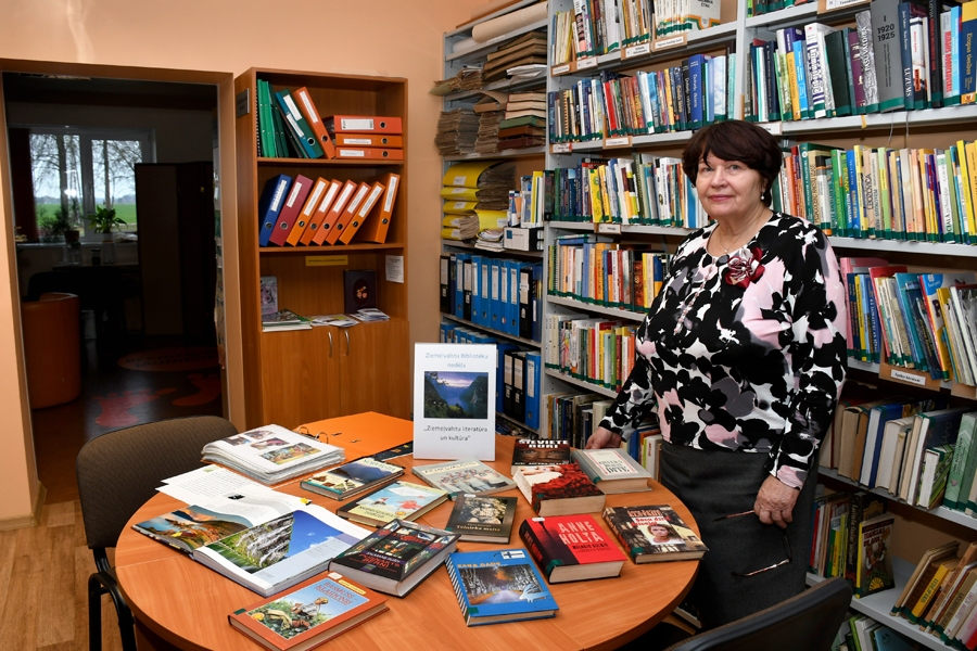 Bibliotēkas vadītāja Valentīna Tarvide par ceraukstiešiem teic: «Šeit ļaudis ir ļoti jauki un atsaucīgi, jāveido tikai sadarbība.»
Autors: Ivars Bogdanovs