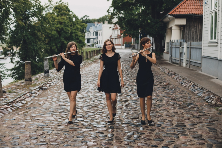 Trio «Metamorfozes»  Ķīpsalā – (no kreisās) Liene Dobičina, Zane Rubesa un Zane Jurēvica.
Autors: Andra Marta Babre