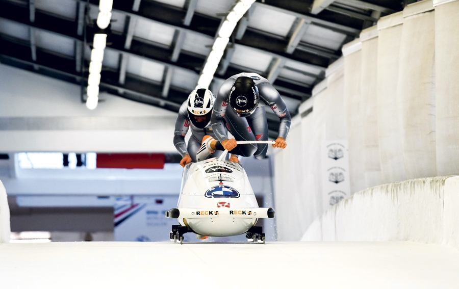 Dāvis Kaufmanis un Ivo Dans Kleinbergs sacensībās Siguldā izcīnīja desmito vietu.
Autors: Viesturs Lācis, bobslejs.lv.