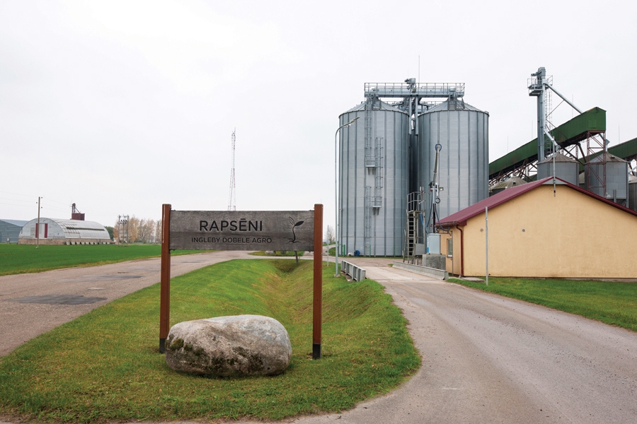 Lielākās subsīdiju saņēmējas SIA «Ingleby Dobele Agro» teritorijā.
Autors: Ieva Salmane