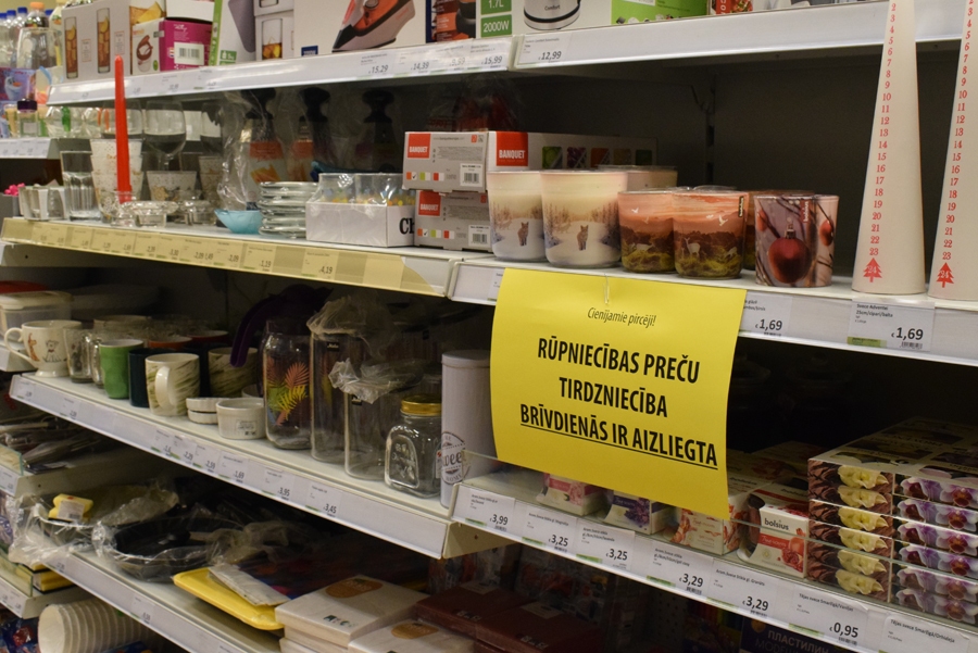 Brīvdienās vairāku preču grupu tirgošana aizliegta.
Autors: Žanna Zālīte