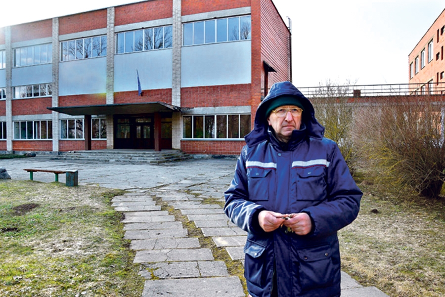 Jānis Alonderis nodrošināja Mežotnes internātskolas telpu uzturēšanu un saglabāšanu.
Autors: no «Bauskas Dzīves» arhīva.