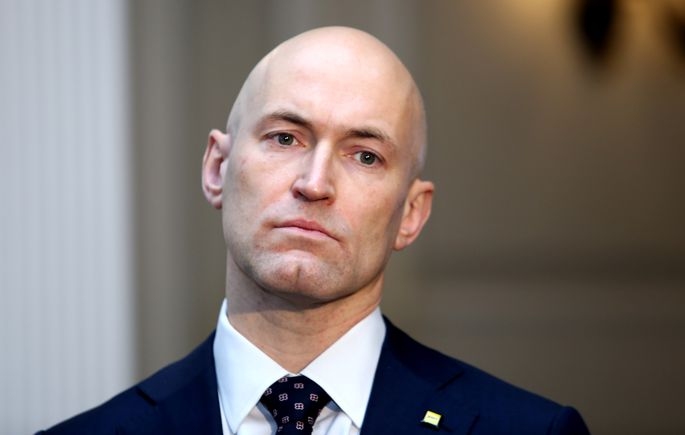 Saeima šodien veselības ministra amatā ievēlēja Saeimas deputātu Danielu Pavļutu (AP).
Autors: apollo.lv