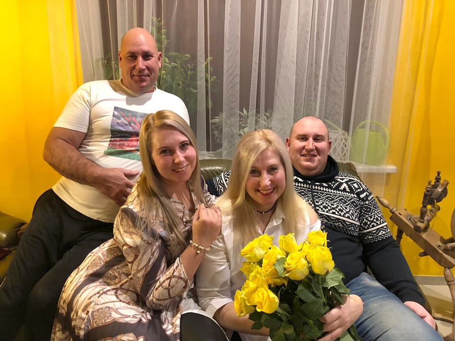 Agita Vanaga jubilejas reizē kopā ar vīru Uldi, bērniem Ilutu un Tomu. Pati par šo foto sacīja: «Viņi – 
mani visforšākie!».
Autors: no  A. Vanagas personiskā albuma.